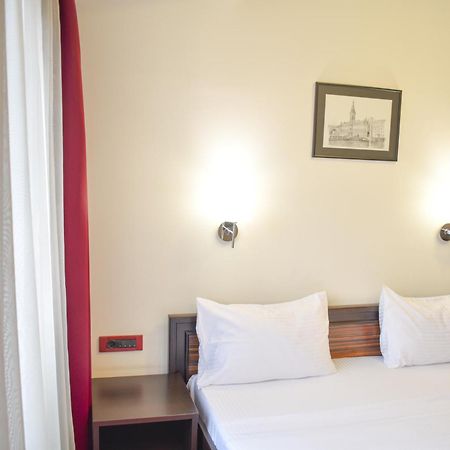 Hotel Hamburg Skopje Exteriör bild