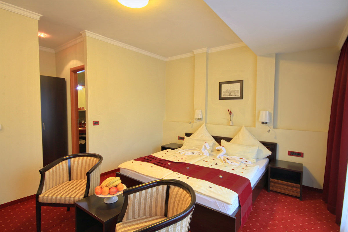 Hotel Hamburg Skopje Exteriör bild
